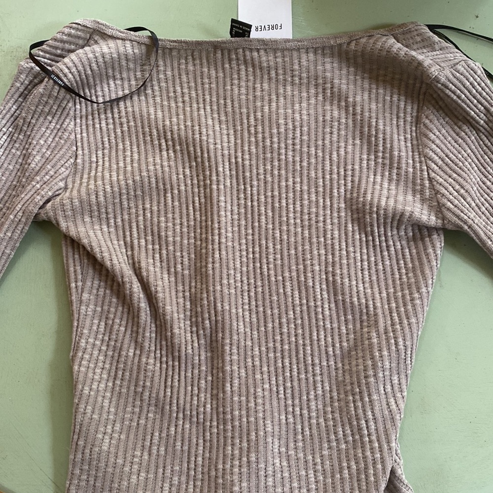 Cute taupe long sleeve!!! - Picture 2 of 3